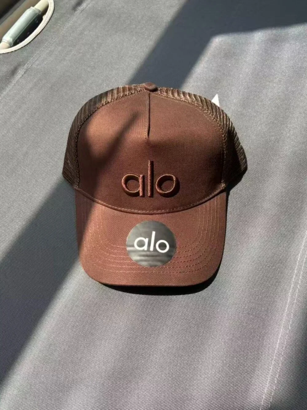 ALO Yoga District Unisex Trucker Helmet Coffee Brown🚙
